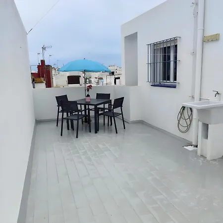 Apartamento Moderno Con Terraza, Solo Familias Y Parejas * Conil De La Frontera